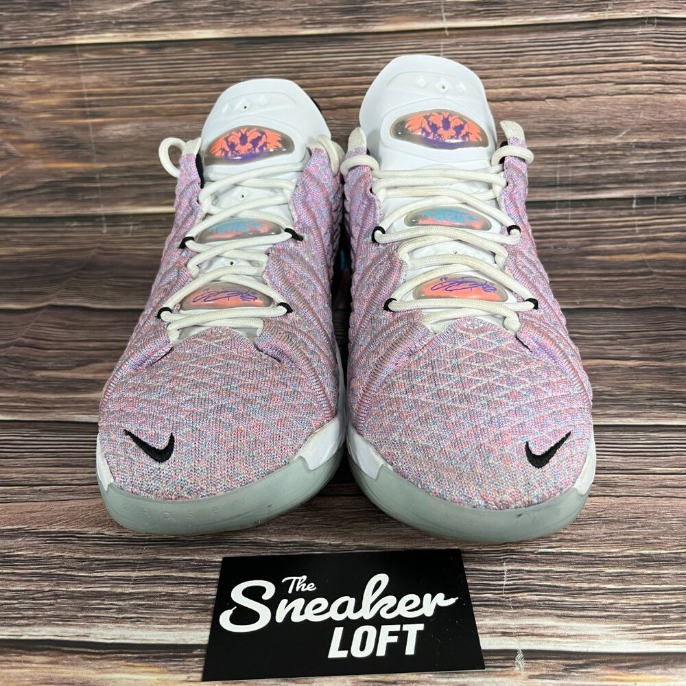 Nike LeBron 18 XVIII Youth Purple‎ White Basketball Shoes - Picture 2 of 8